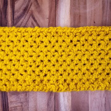 Chunky Crochet Half-Stitch Cowl Pattern