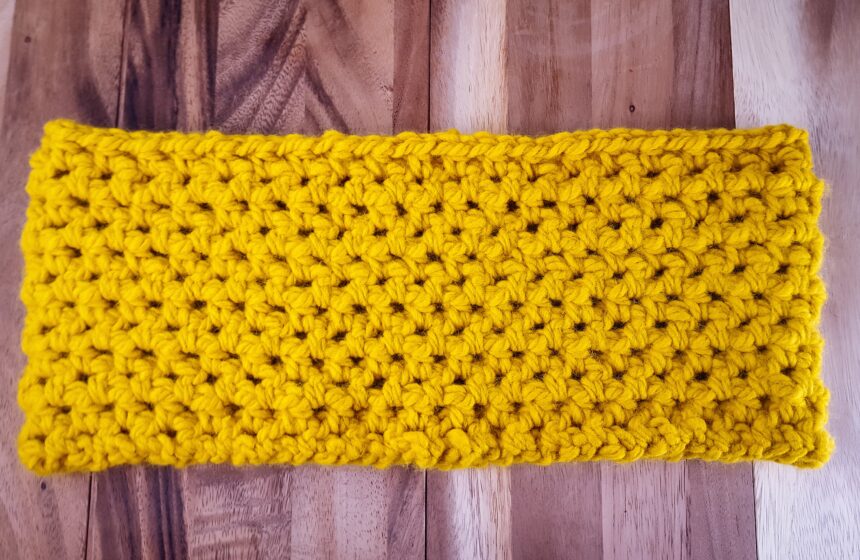 Chunky Crochet Half-Stitch Cowl Pattern