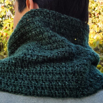 Crochet Reverse V-Stitch Cowl Pattern
